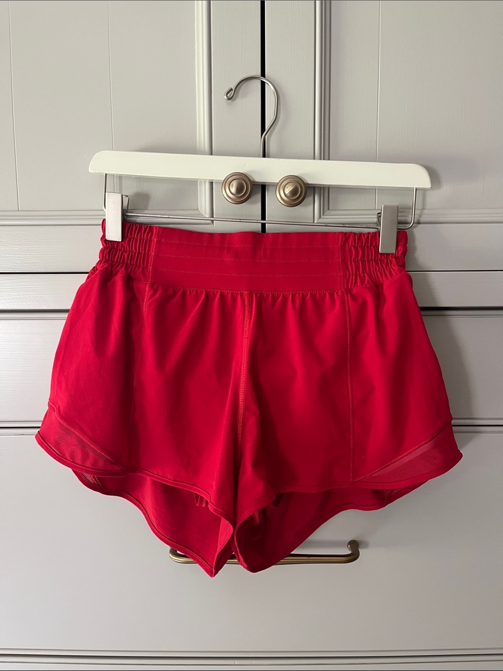 Lululemon Hotty Hot Short *High-Rise 2.5" Dark Red - Picture 4 of 7